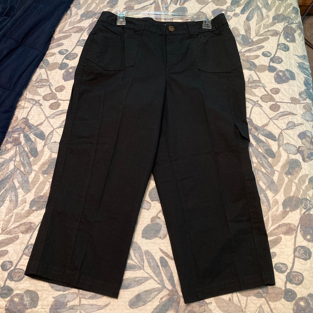 Christopher & Banks Black Capris Size 8